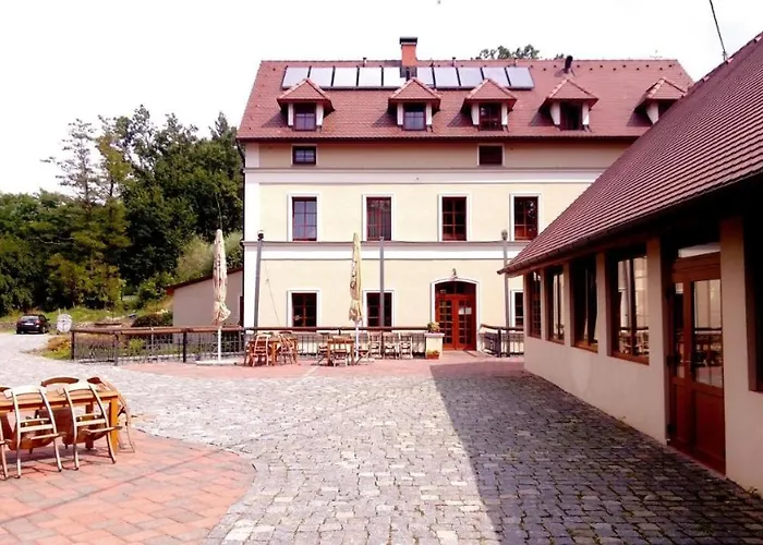 Mlyn Mitrovice 招待所 Příbram